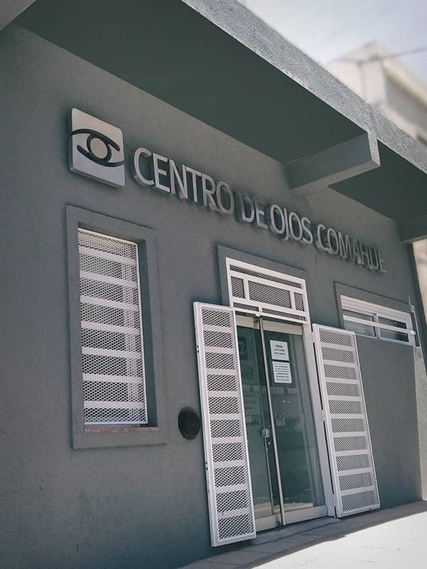 Frente Instalaciones del Centro de Ojos Comahue